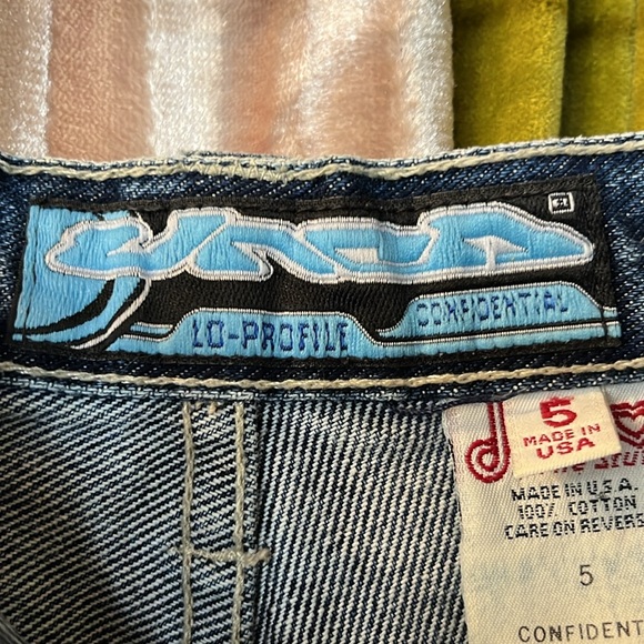 Vintage JNCO Women's Denim Shorts Size 5/6 - Picture 4 of 5
